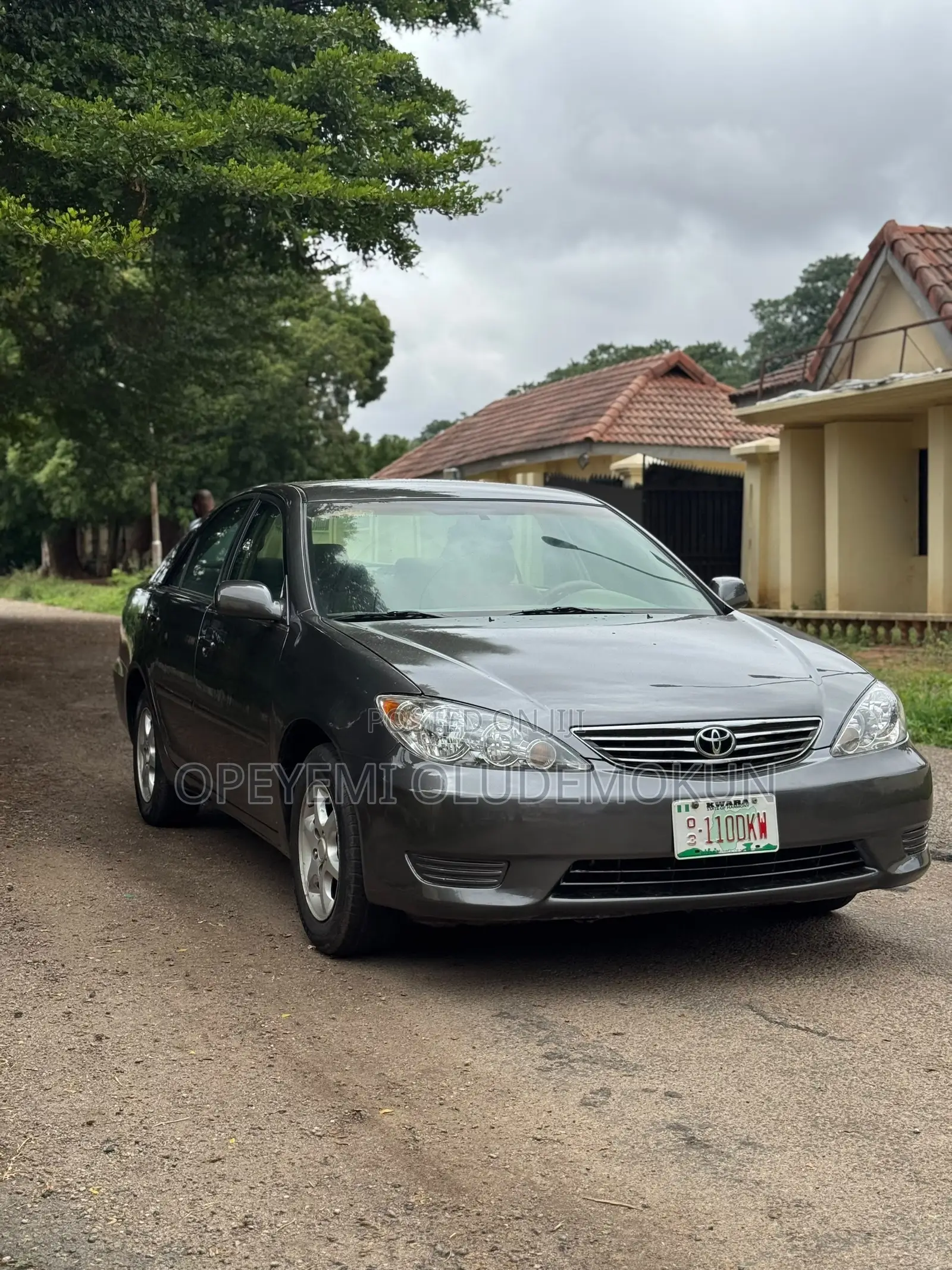 Toyota Camry LE 4dr Sedan (2.4L 4cyl 5A) 2005 Gray