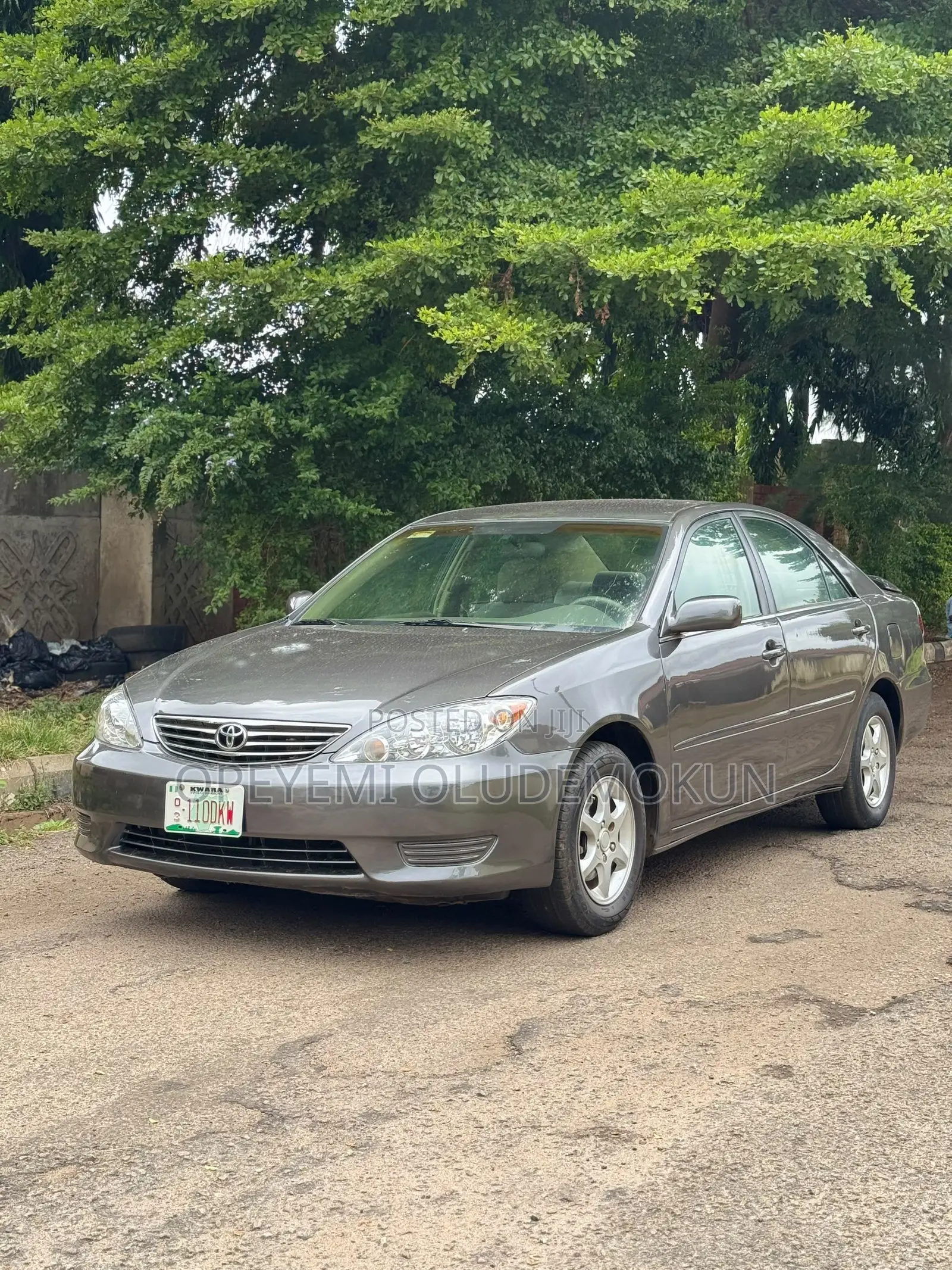 Toyota Camry LE 4dr Sedan (2.4L 4cyl 5A) 2005 Gray