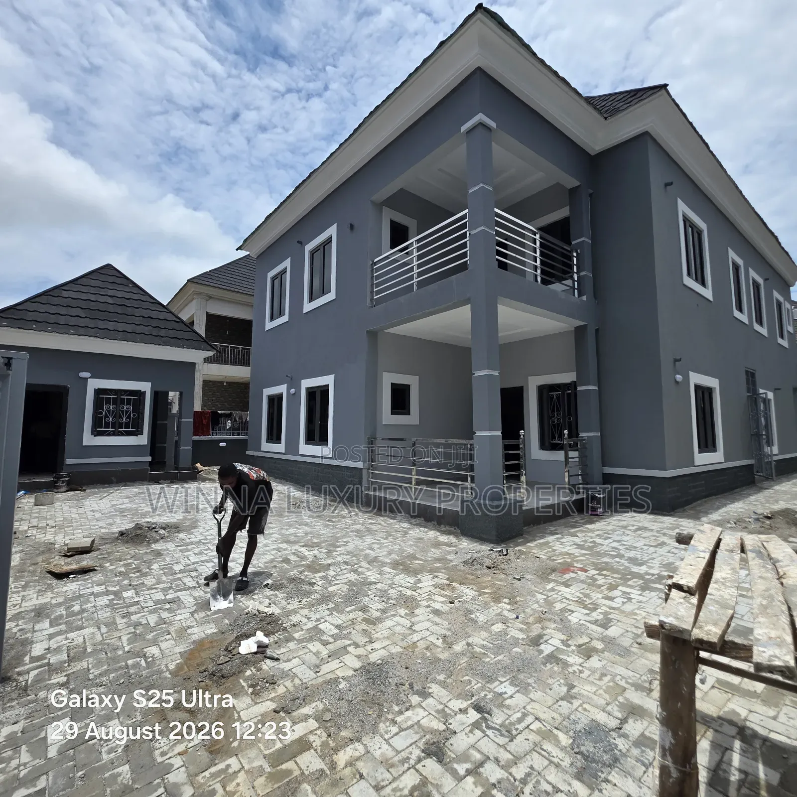 3bdrm Apartment in Urban Dwell Estate, Lugbe District for rent