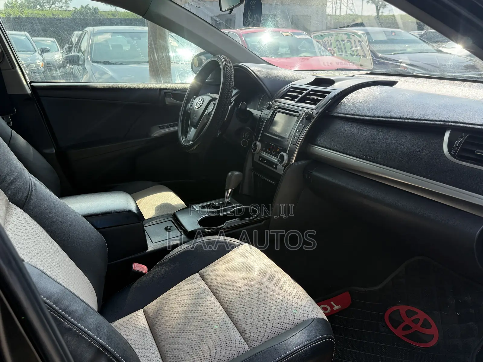 Toyota Camry SE 4dr Sedan (2.5L 4cyl 6A) 2013 Black