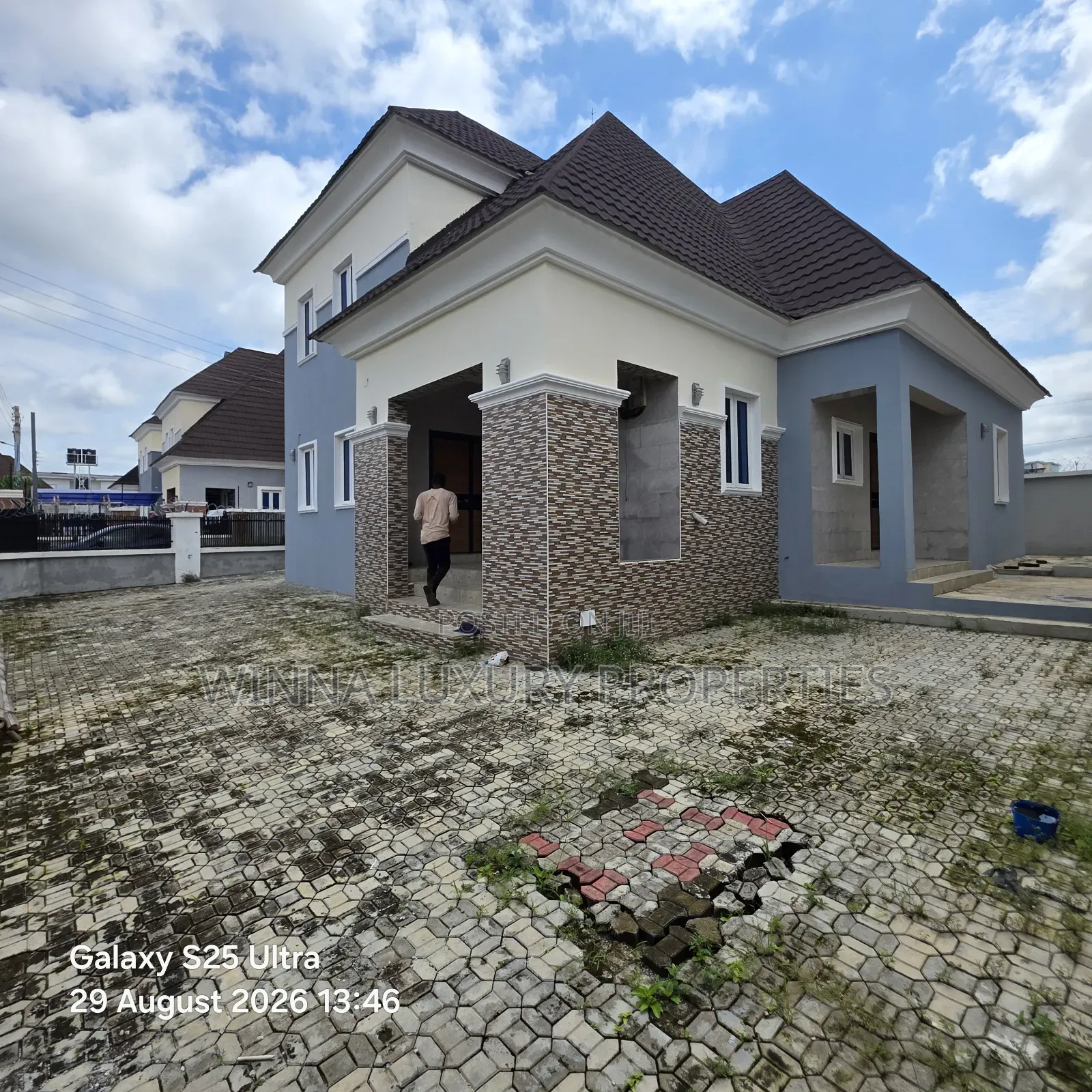 4bdrm Penthouse in Nut, Lugbe District for sale