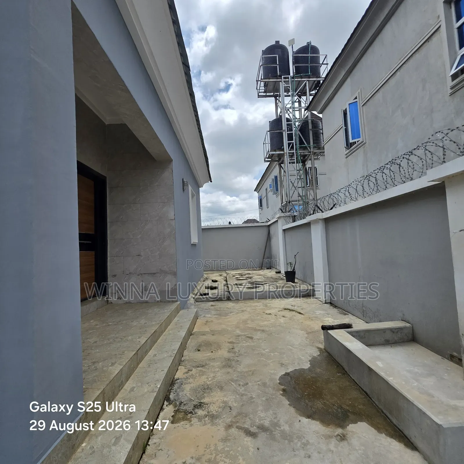 4bdrm Penthouse in Nut, Lugbe District for sale