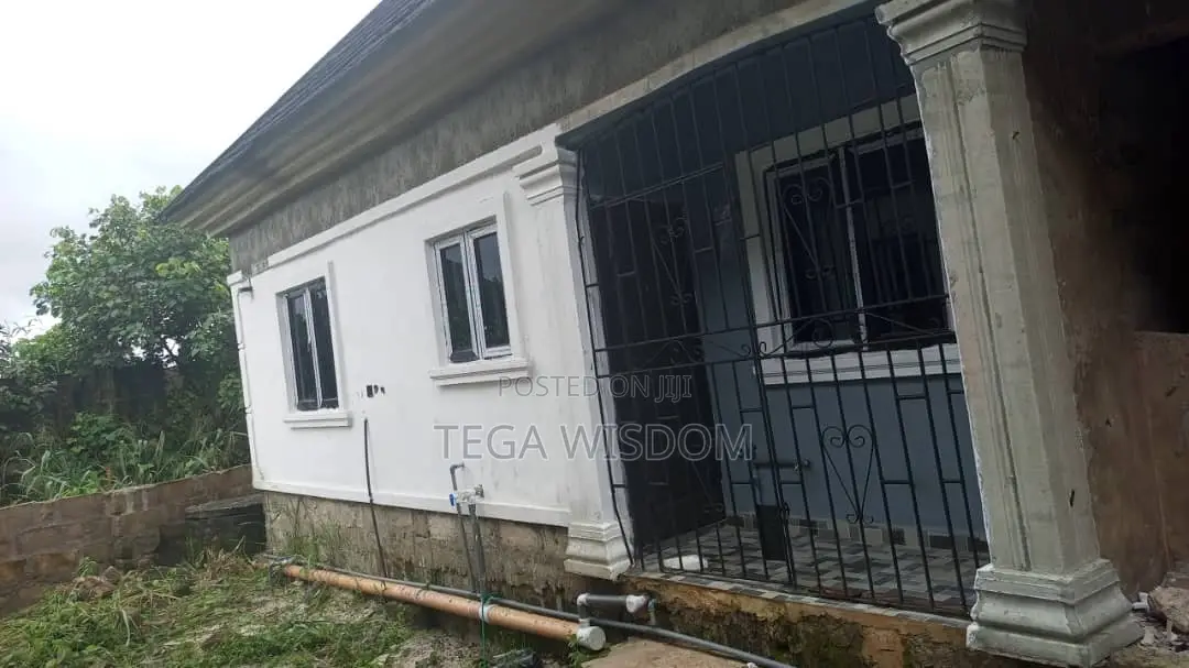 6bdrm House in Uwghelli New Layout, Ugheli for sale