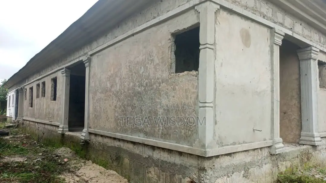 6bdrm House in Uwghelli New Layout, Ugheli for sale