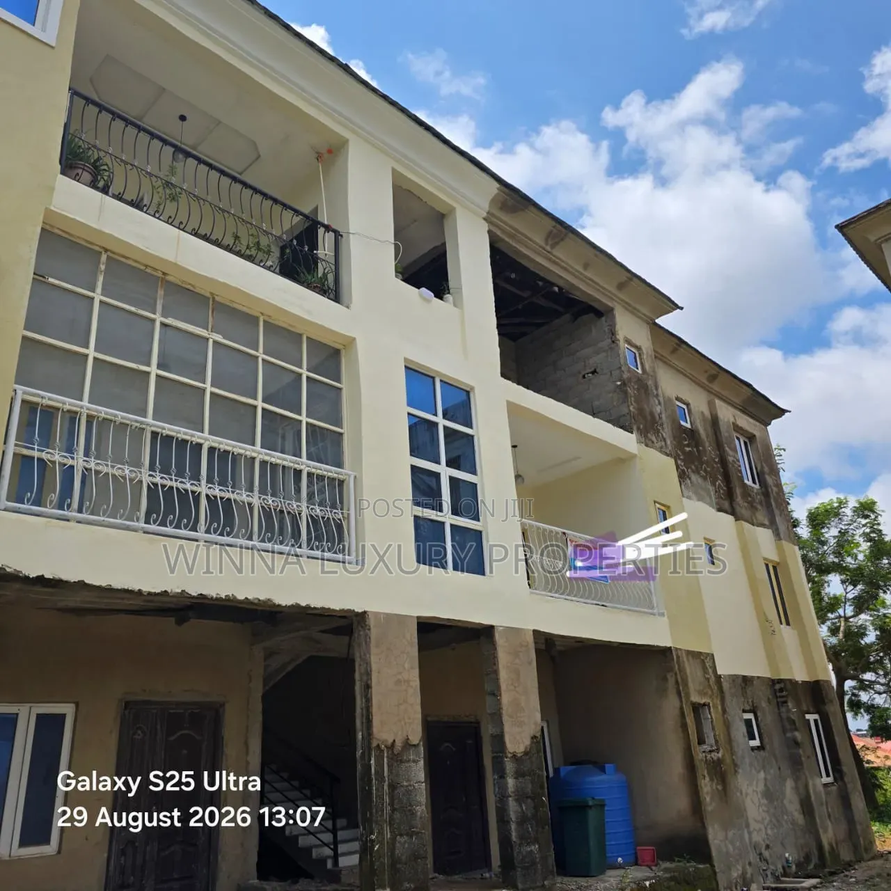 3bdrm Apartment in Beaufort Court, Lugbe District for sale