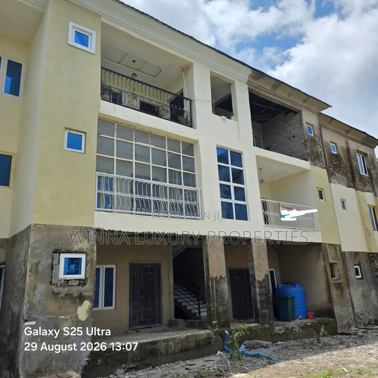 3bdrm Apartment in Beaufort Court, Lugbe District for sale