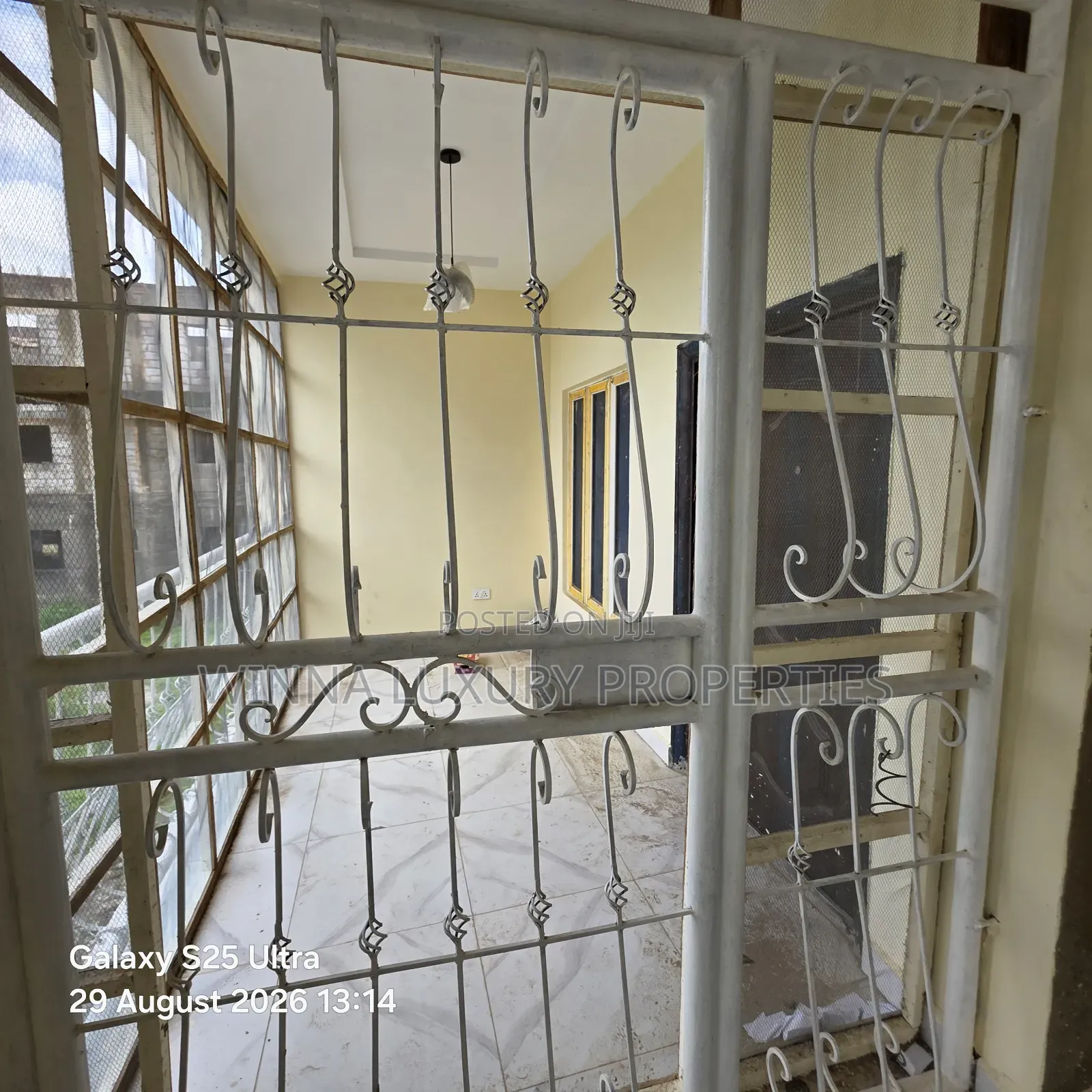 3bdrm Apartment in Beaufort Court, Lugbe District for sale