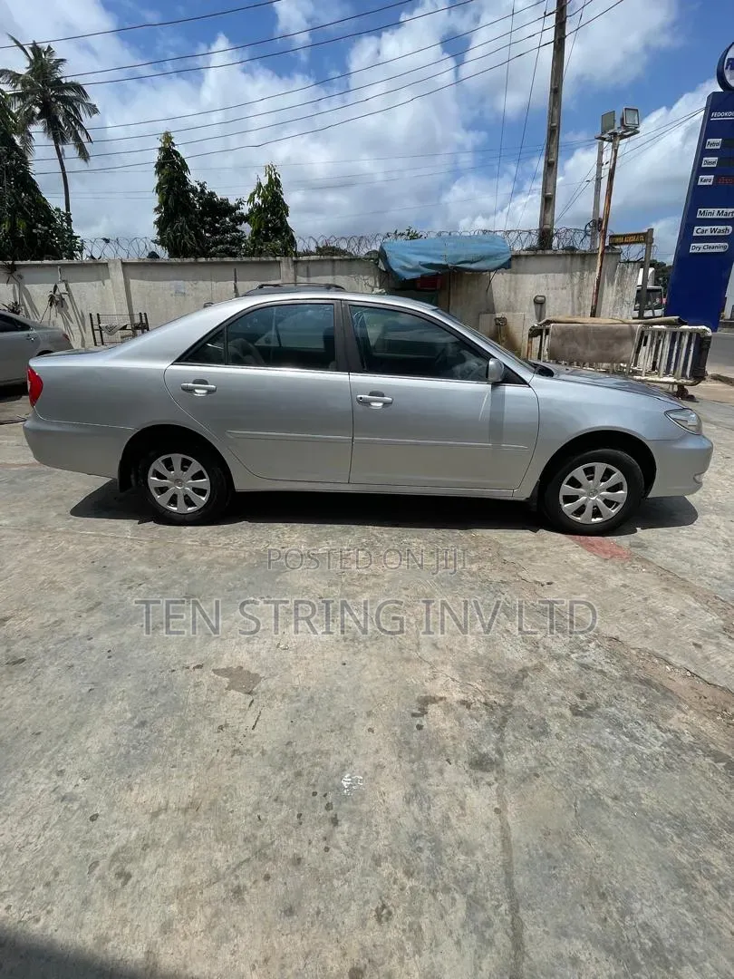 Toyota Camry 2004 Silver
