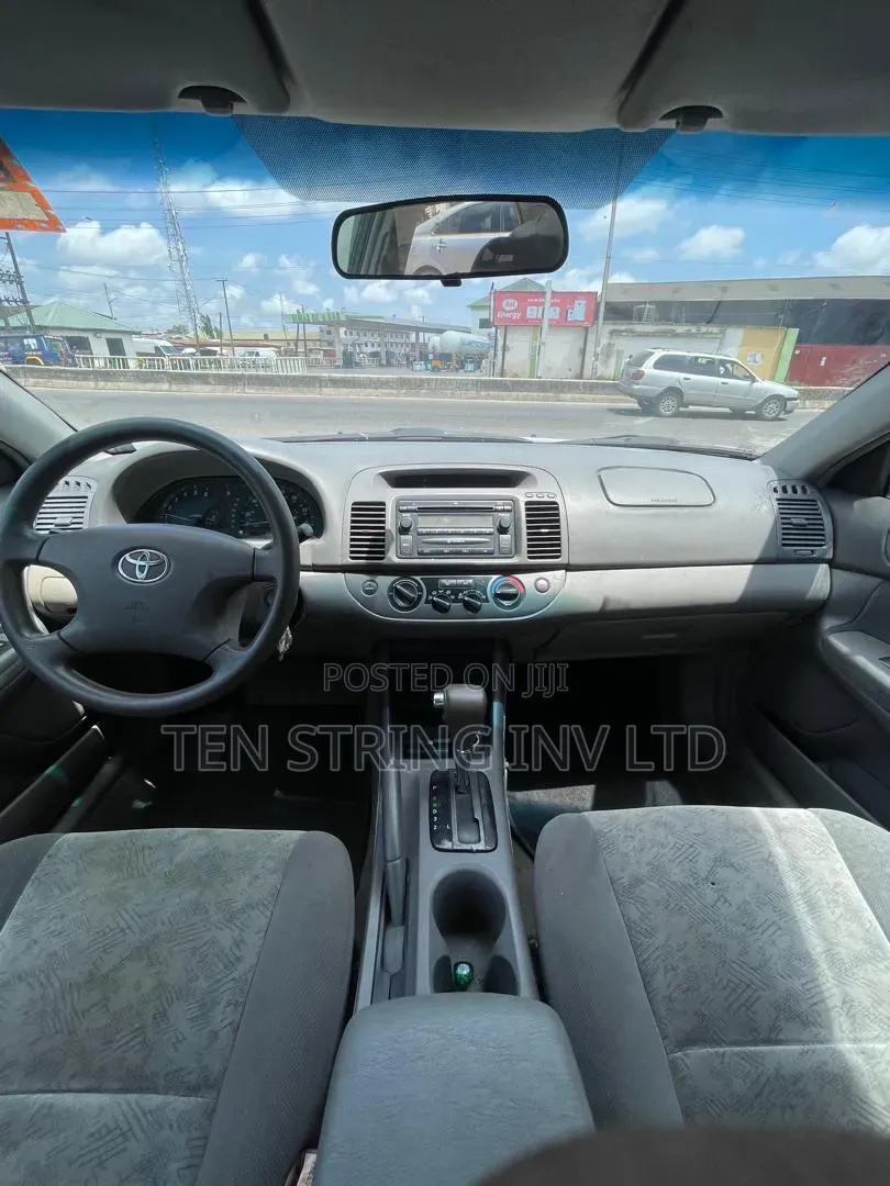 Toyota Camry 2004 Silver