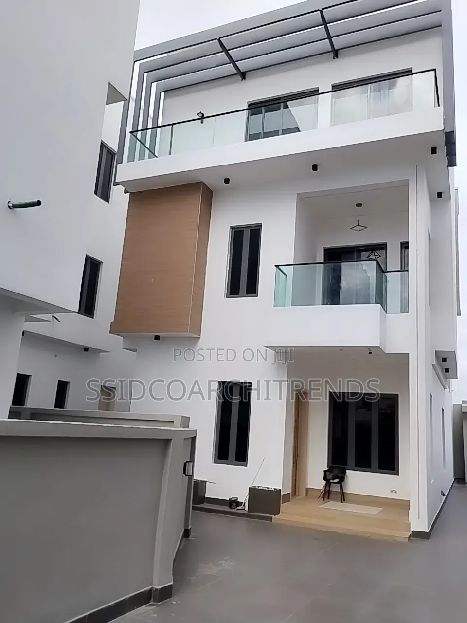 5bdrm Duplex in Call To Access, Ikate for sale
