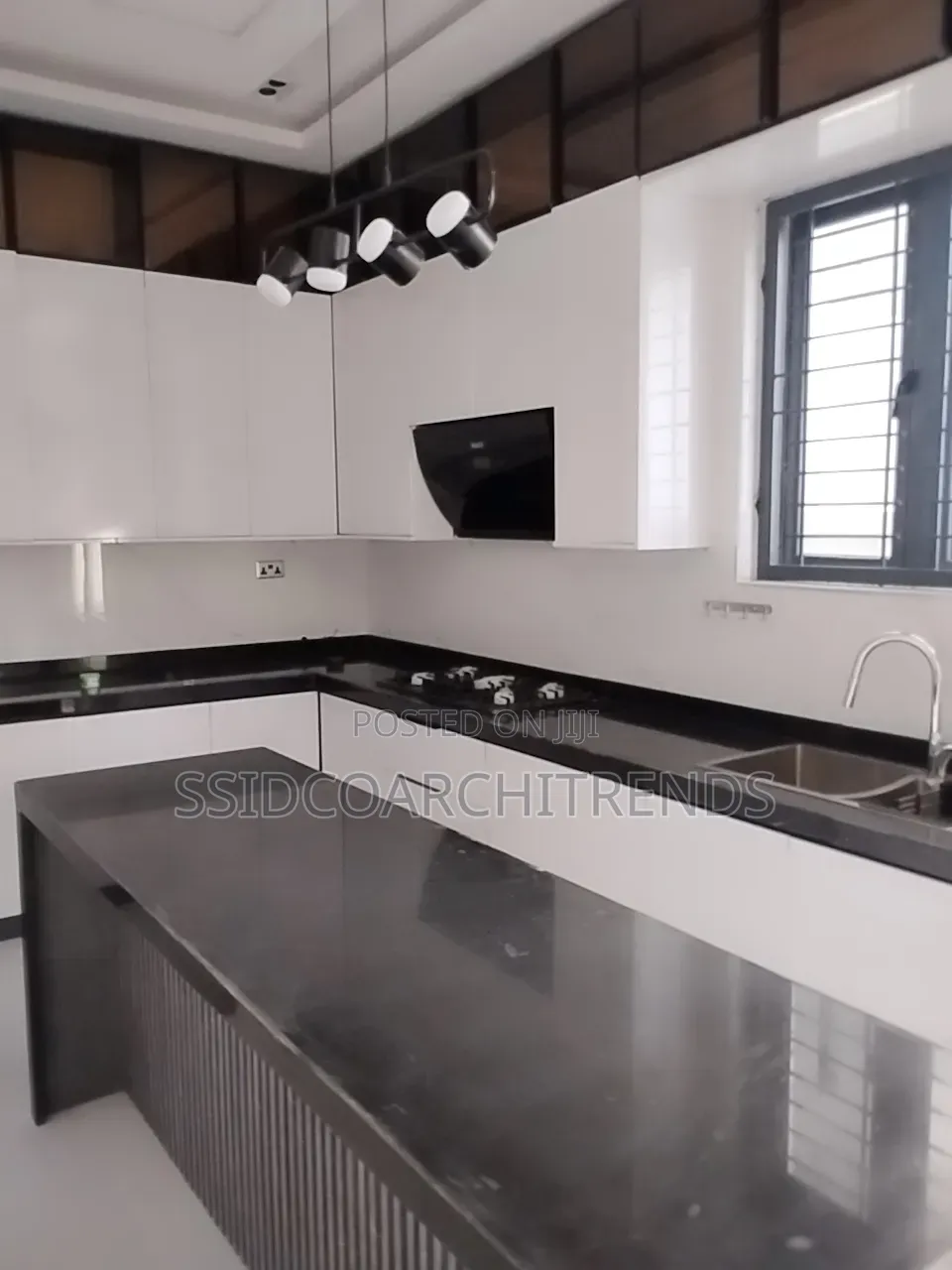 5bdrm Duplex in Call To Access, Ikate for sale