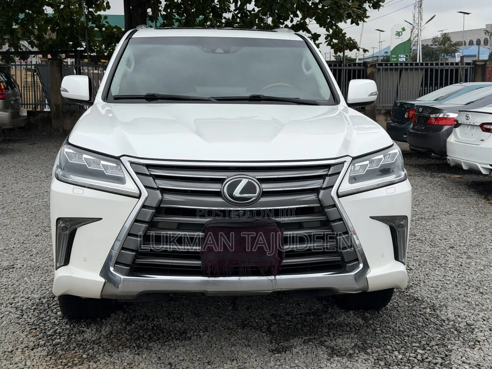 Lexus LX 570 AWD 2016 White