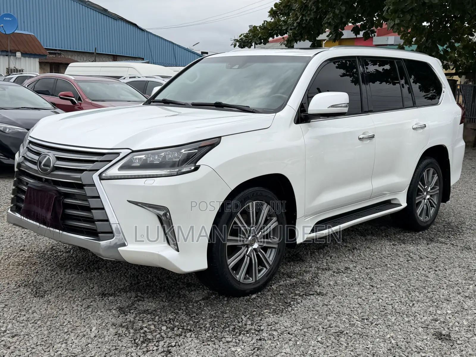 Lexus LX 570 AWD 2016 White