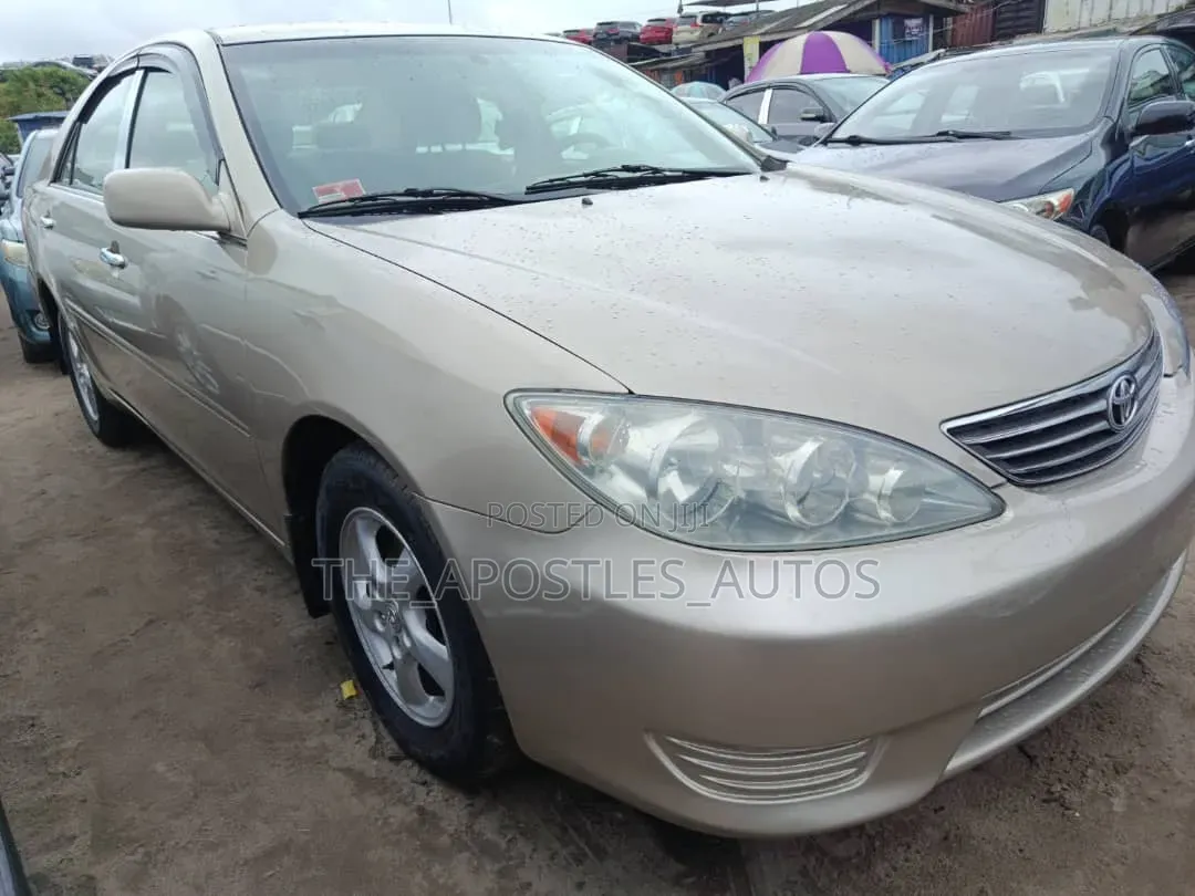 Toyota Camry 2006 Gold