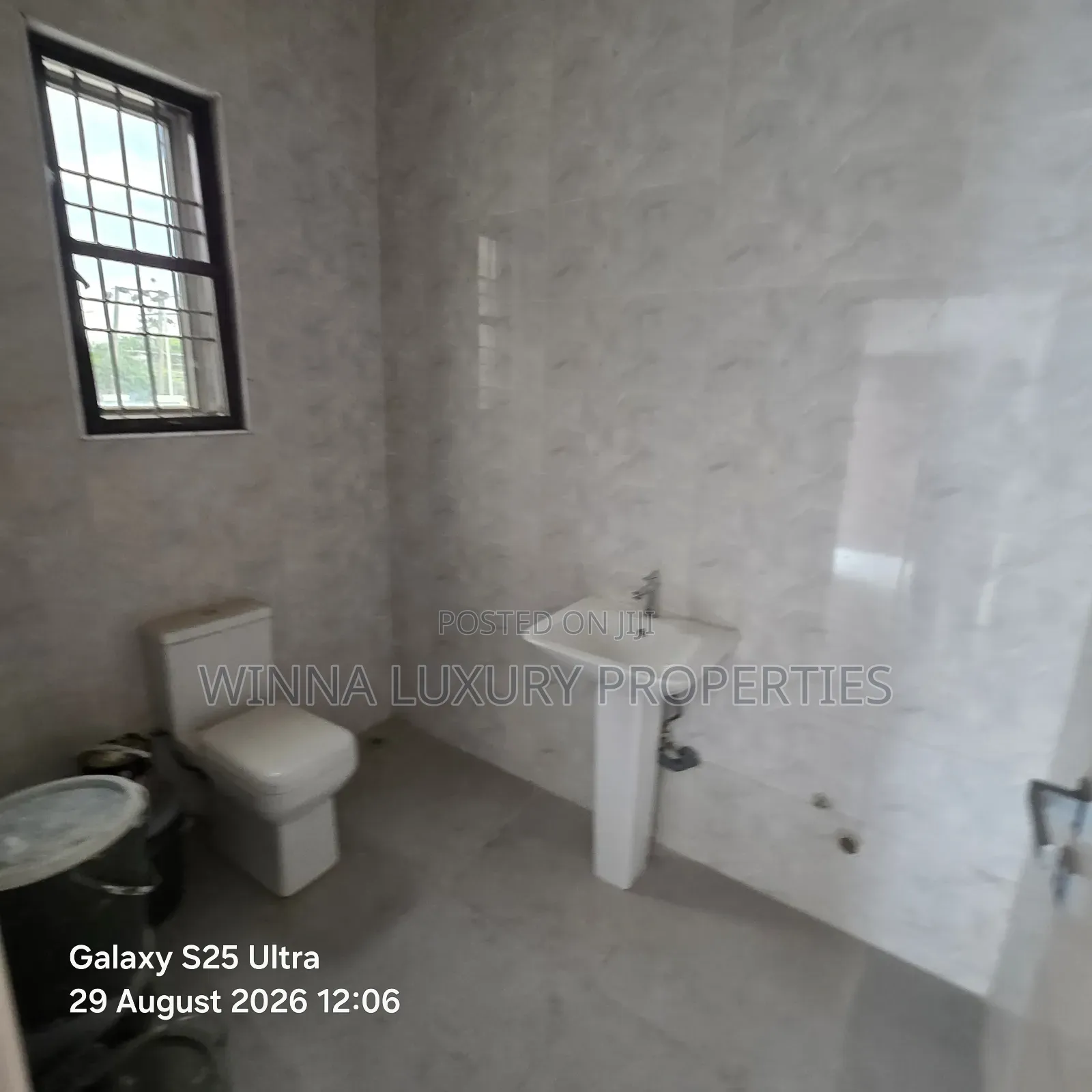 6bdrm Duplex in Nut Opposite River, Lugbe District for sale