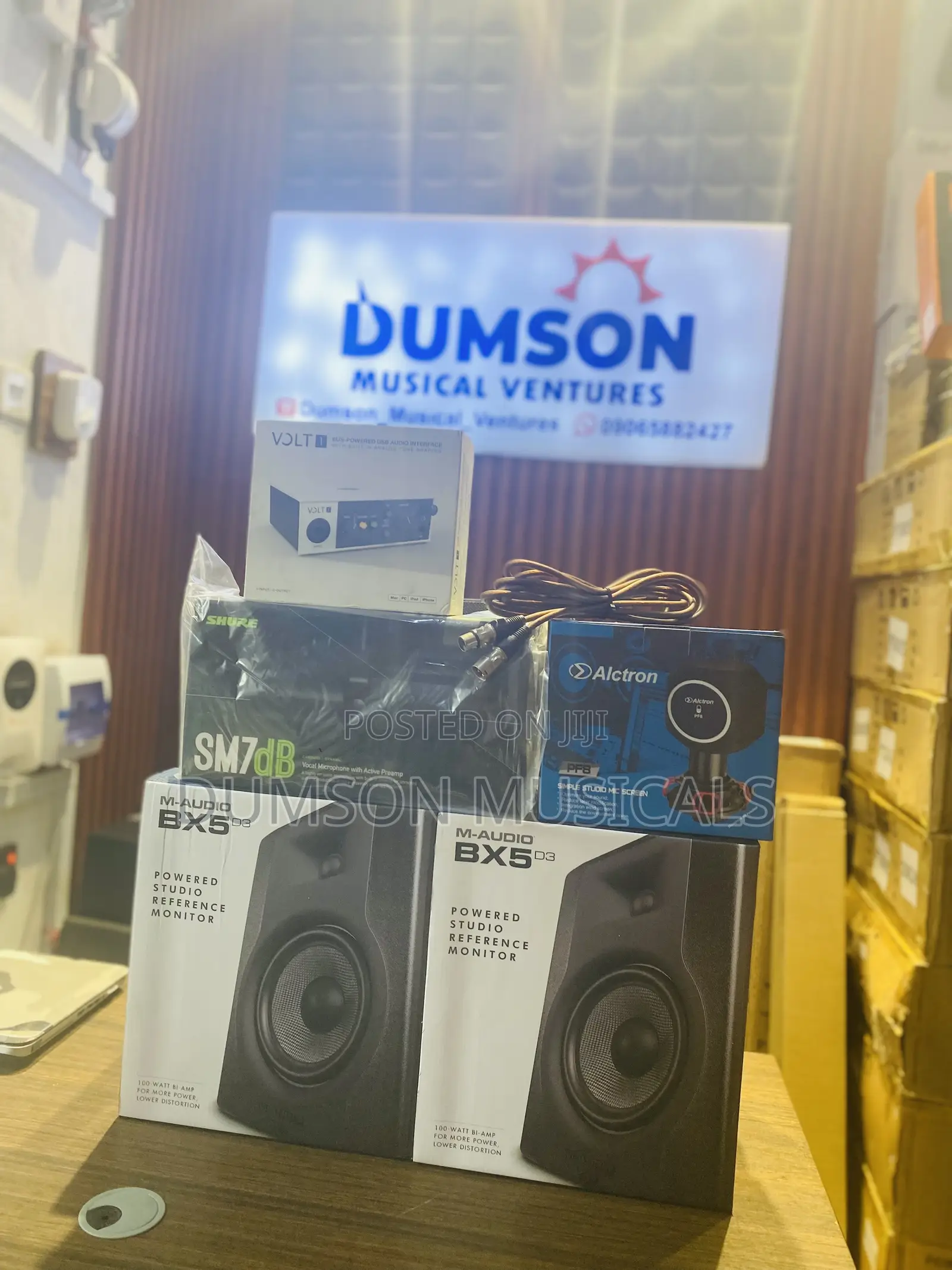 M-Audio BX5D3 Studio Monitor, PF8, Shure SM7DB, Volt 1 SoundCard