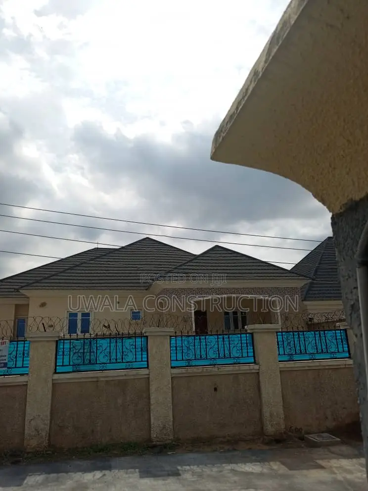 3bdrm Bungalow in Idu Industrial for sale