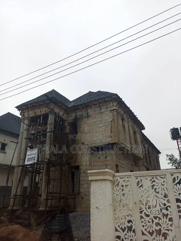 5bdrm Duplex in Idu Industrial for sale