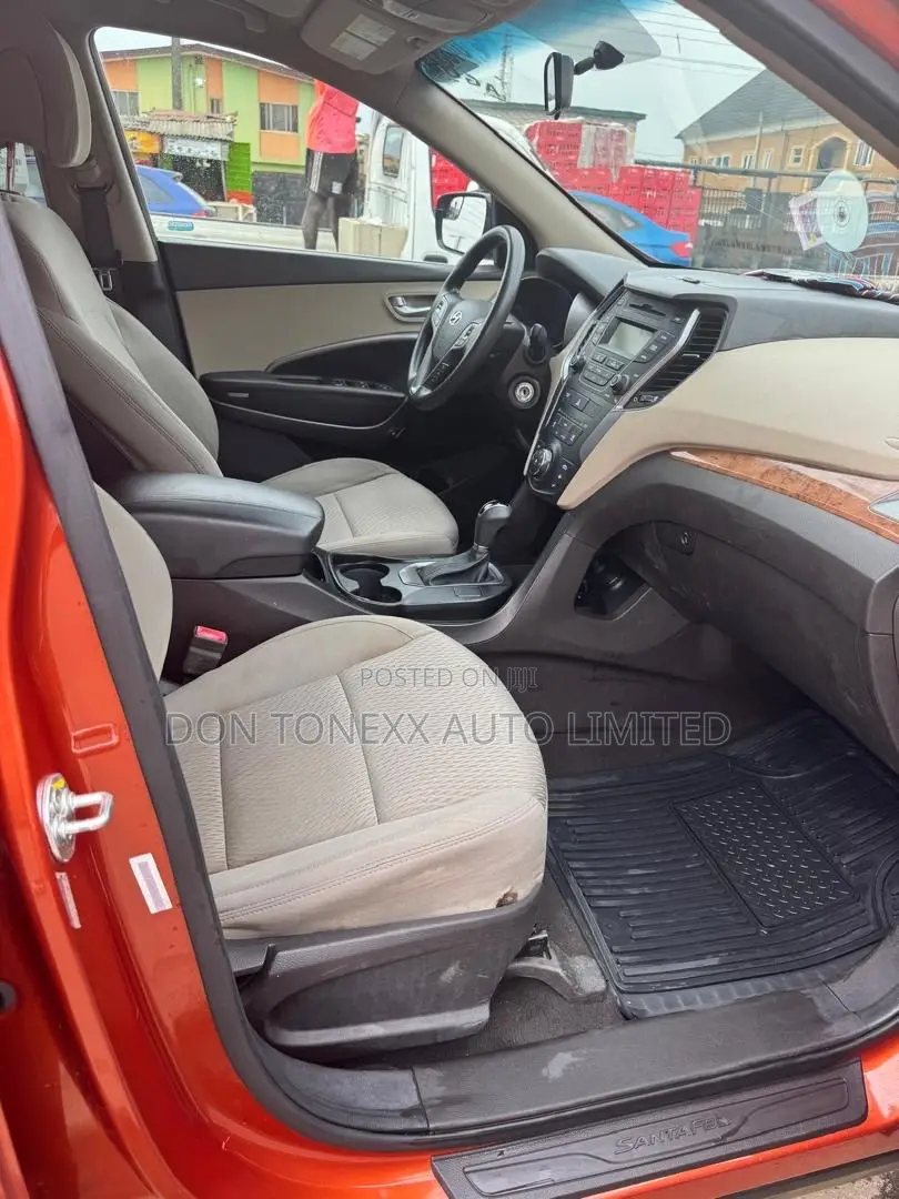 Hyundai Santa Fe GLS 4dr SUV AWD (3.3L 6cyl 6A) 2015 Orange