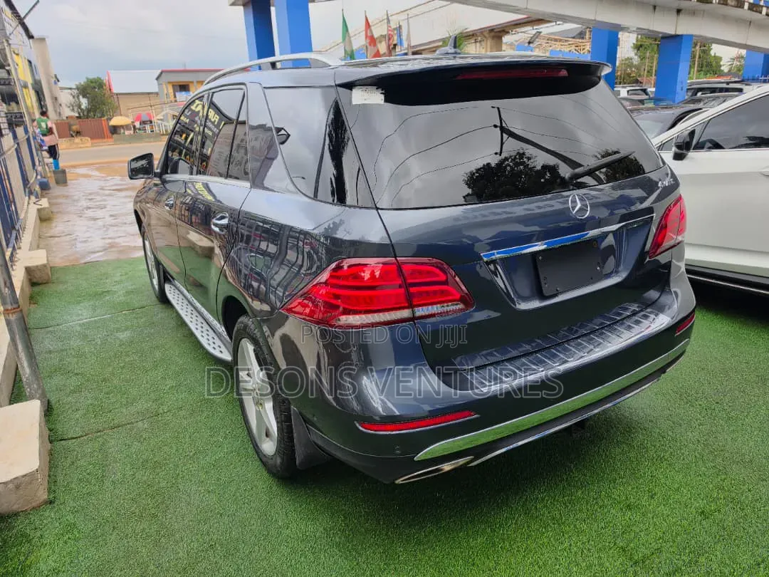 Mercedes-Benz GLE-Class 2016 Red