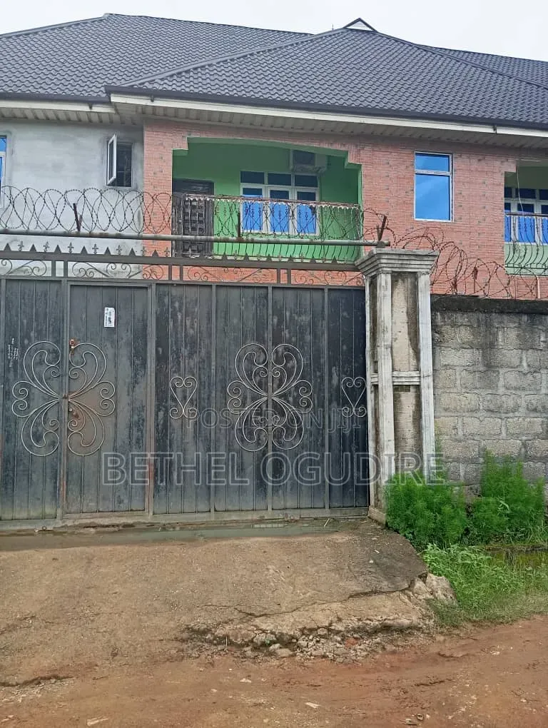 12bdrm House in Port-Harcourt for sale