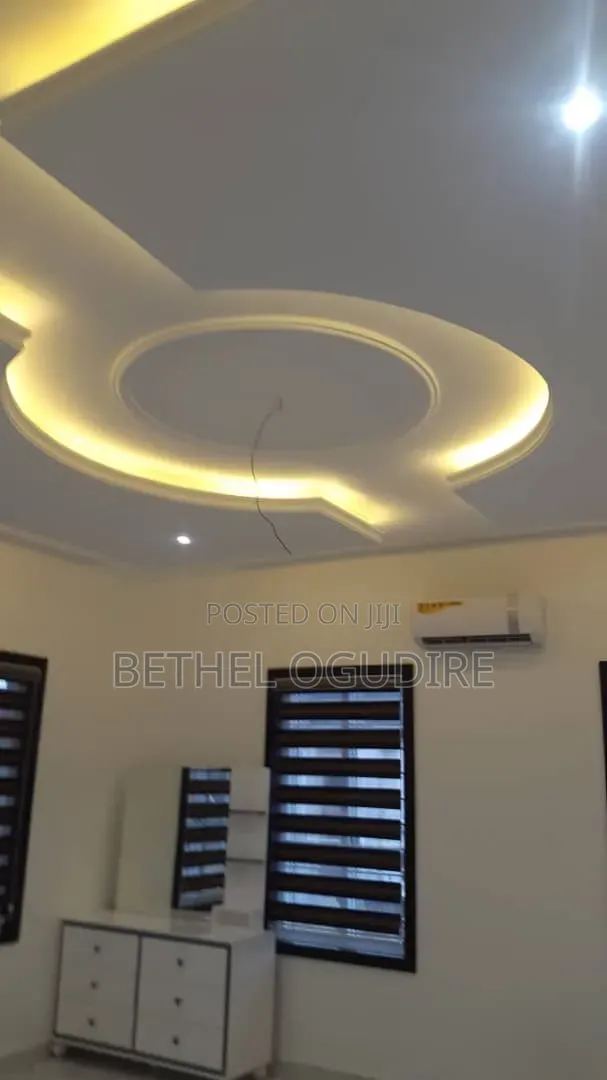 12bdrm House in Port-Harcourt for sale