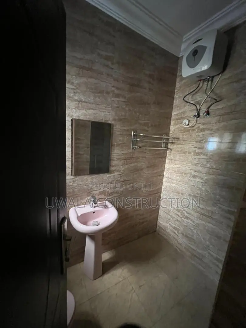 6bdrm Duplex in Asokoro for sale