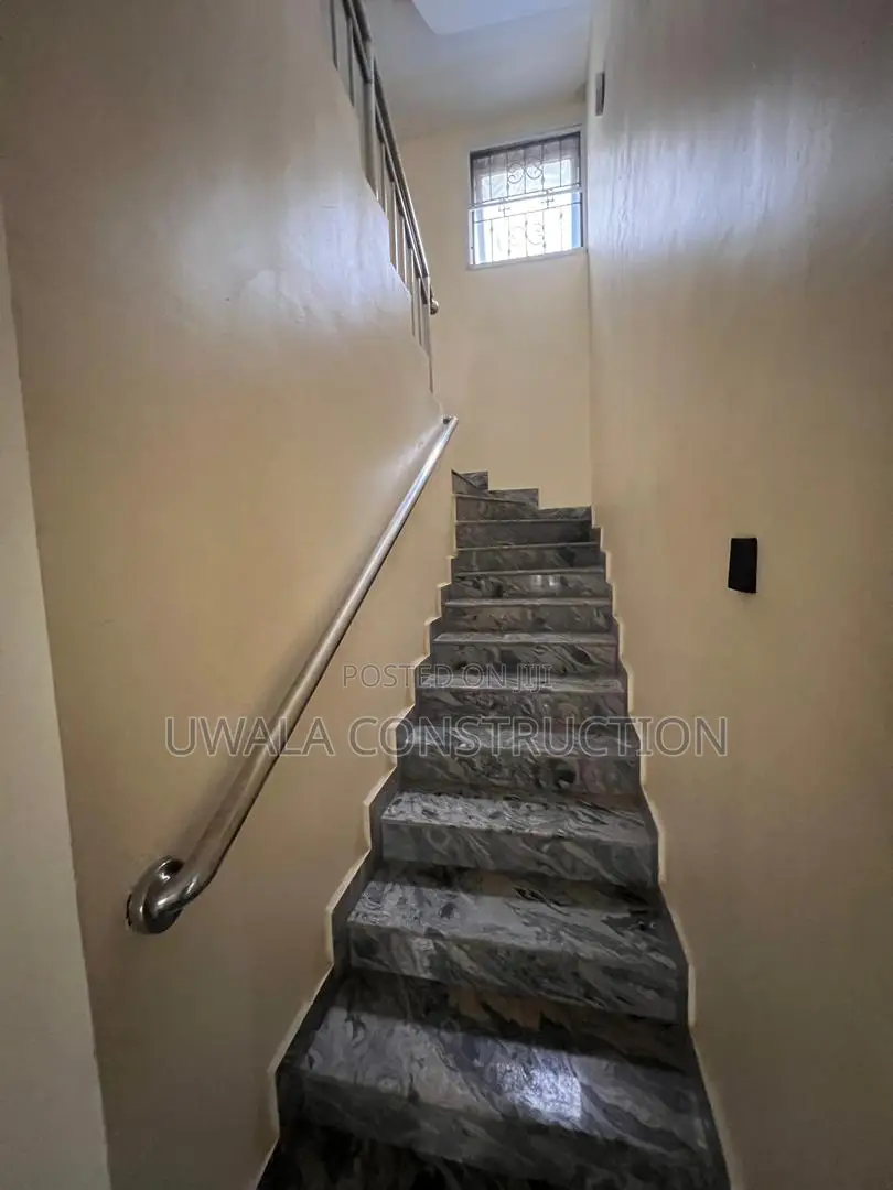 6bdrm Duplex in Asokoro for sale