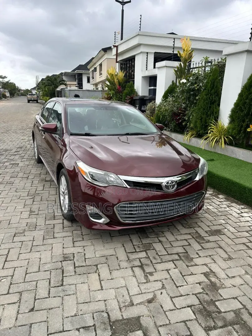 Toyota Avalon XLE Premium 4dr Sedan (3.5L 6cyl 6A) 2014 Red