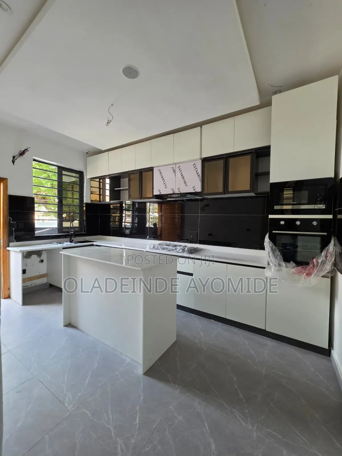 4bdrm Duplex in Idado for sale