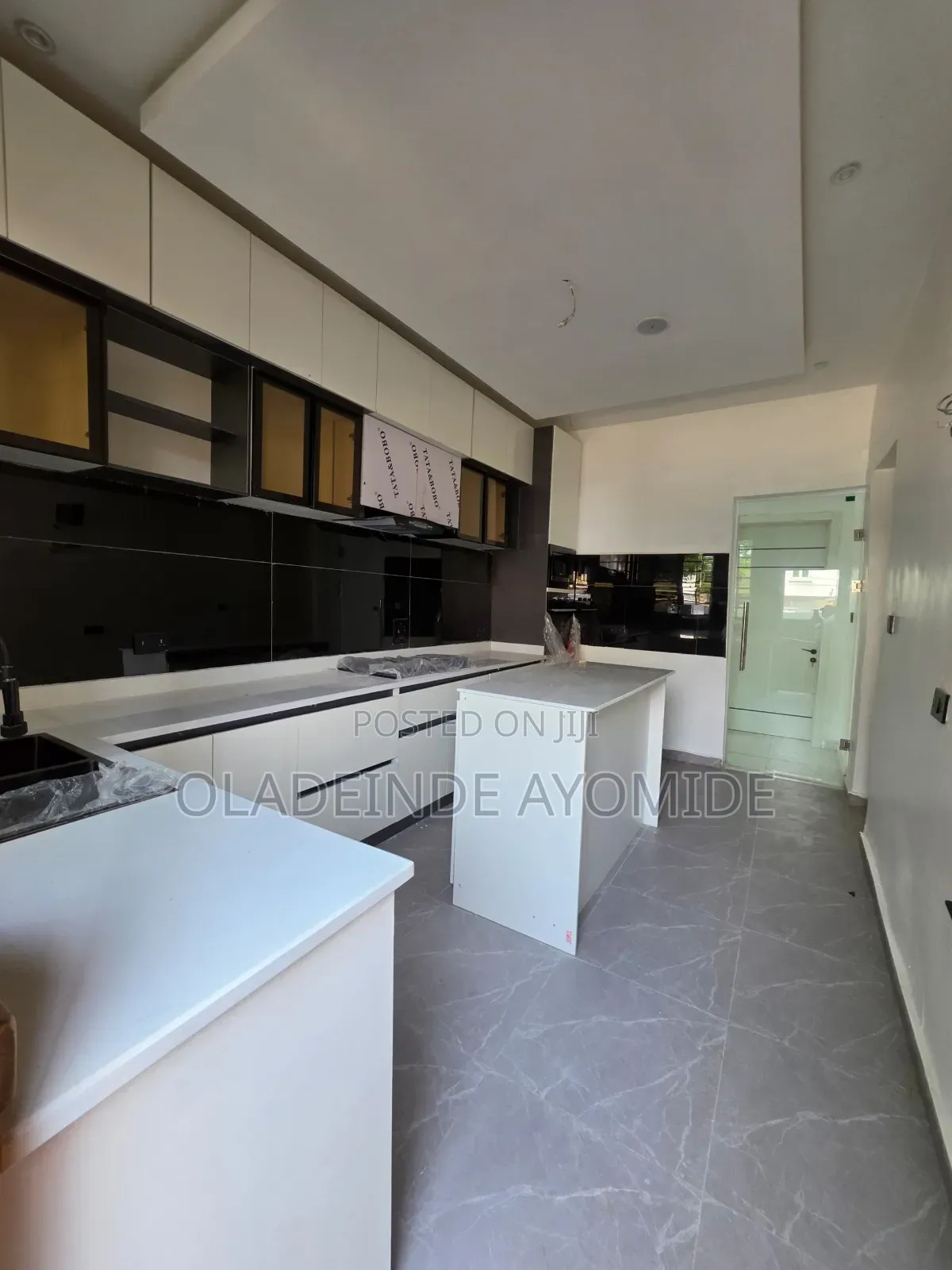 4bdrm Duplex in Idado for sale