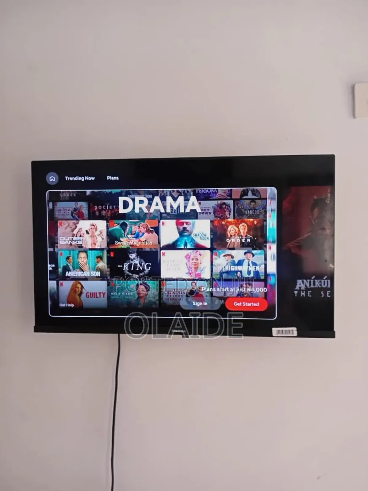32 Inches Hisense Smart TV