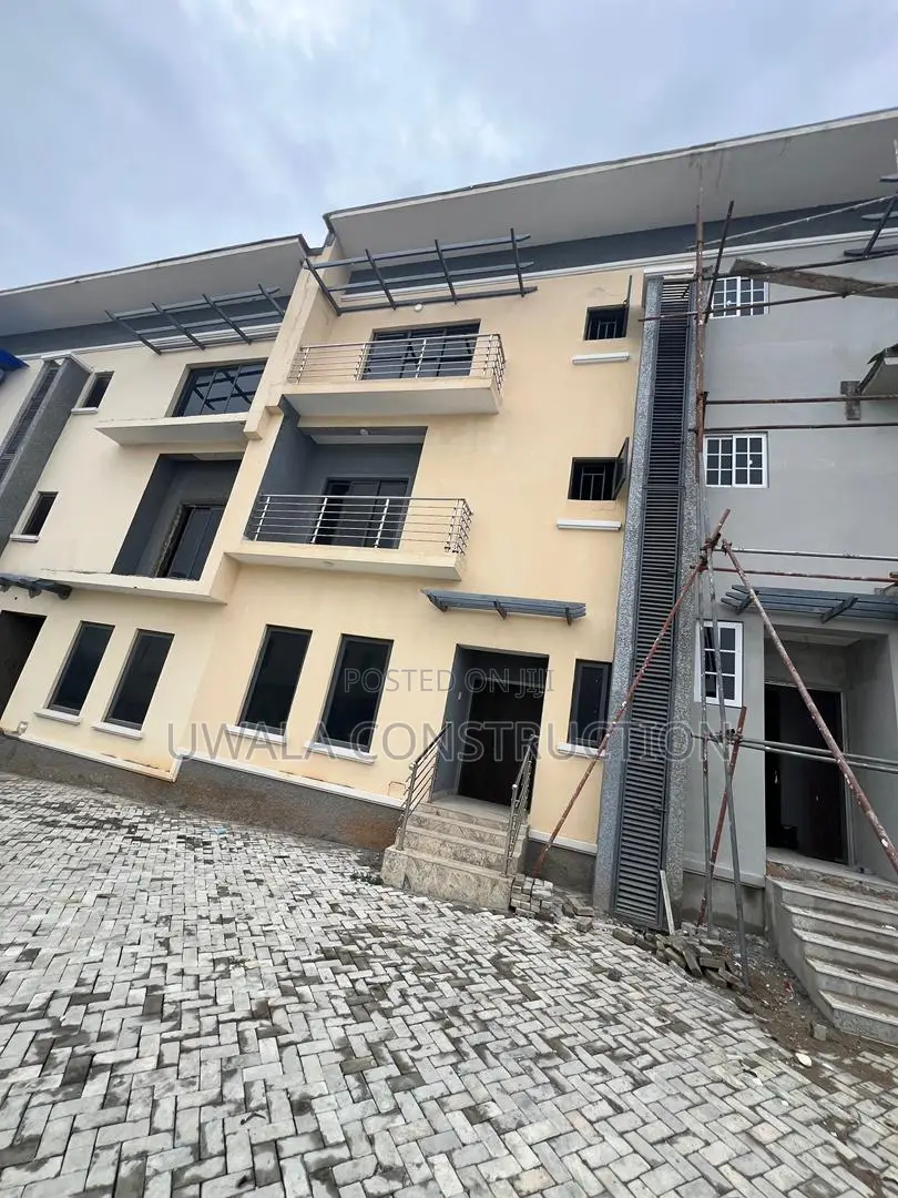 4bdrm Duplex in Guzape District for sale