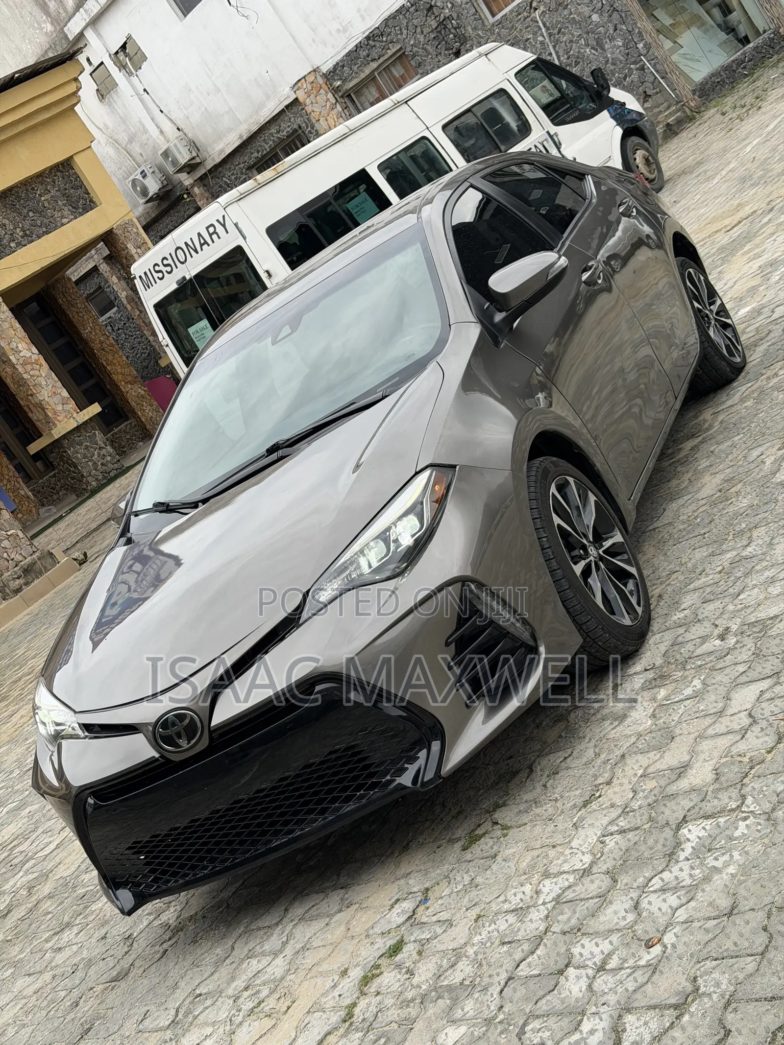 Toyota Corolla LE (1.8L 4cyl 2A) 2018 Gray