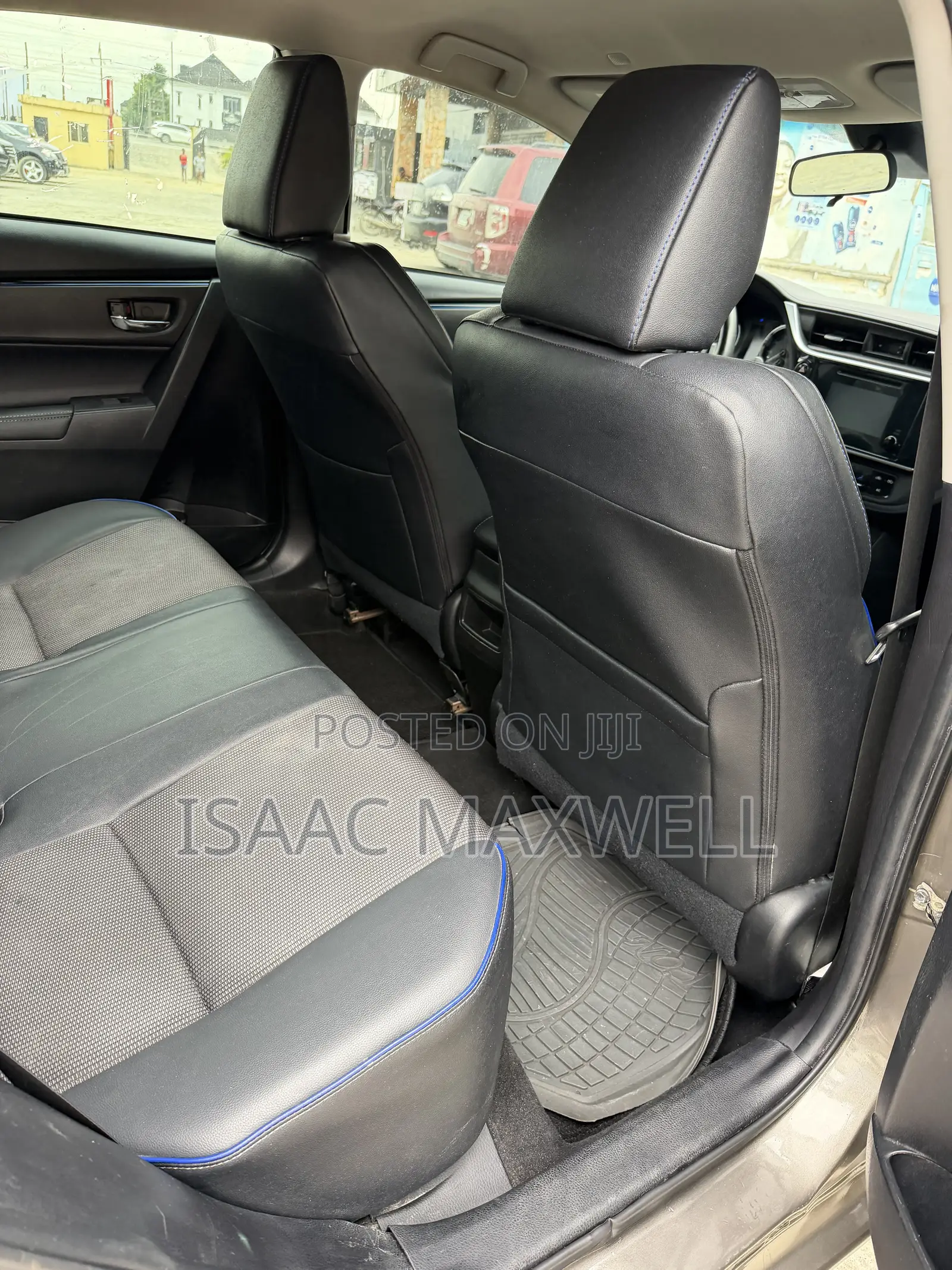 Toyota Corolla LE (1.8L 4cyl 2A) 2018 Gray