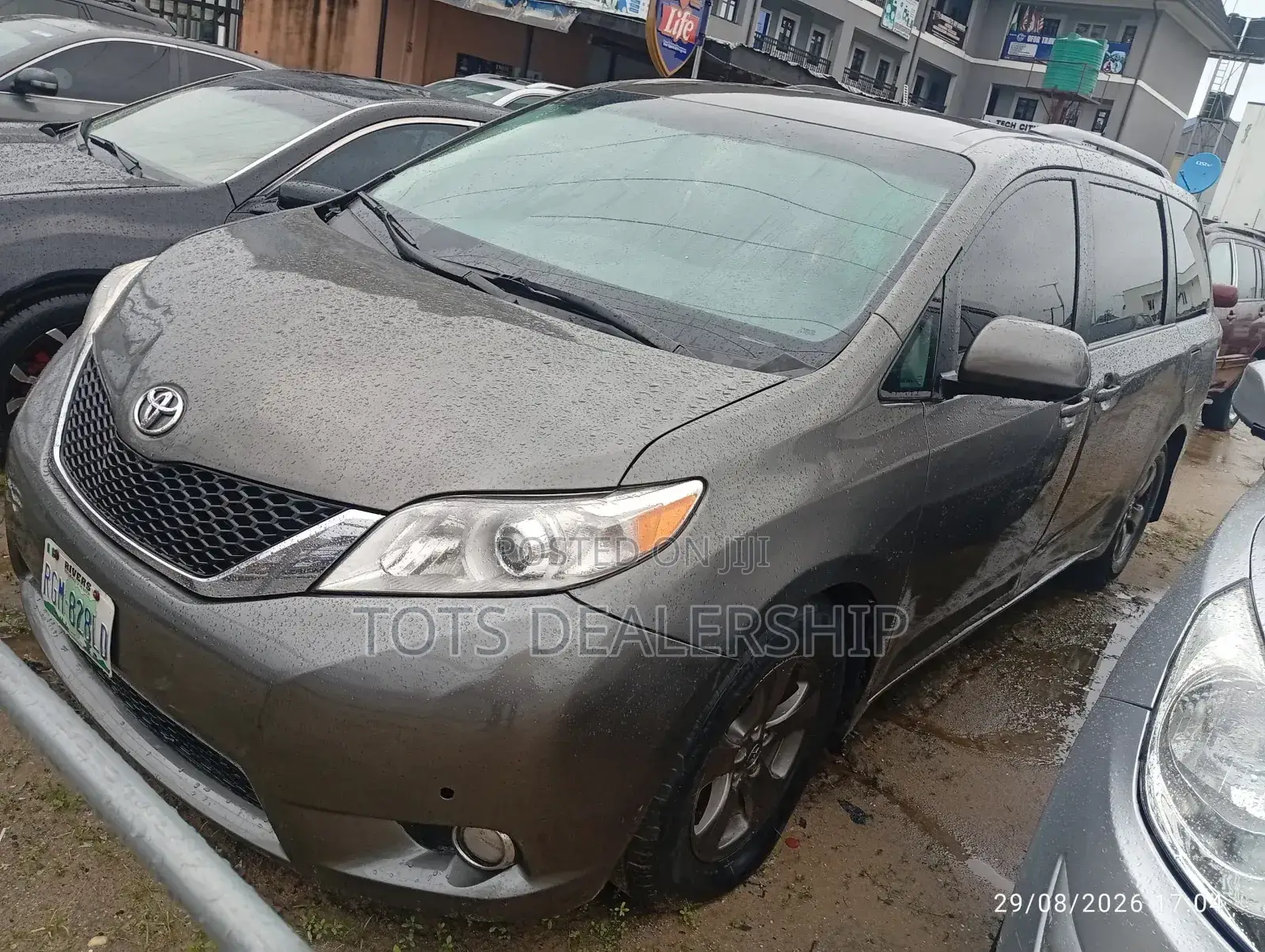 Toyota Sienna Limited 7-Passenger 4dr Minivan AWD (3.5L 6cyl 6A) 2015
