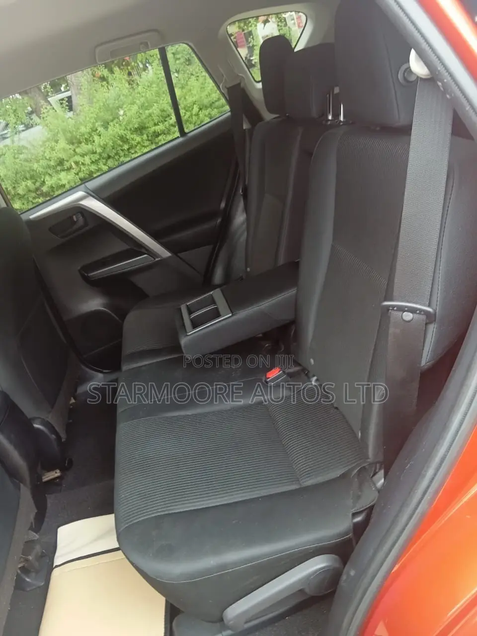 Toyota RAV4 LE AWD (2.5L 4cyl 6A) 2016 Orange