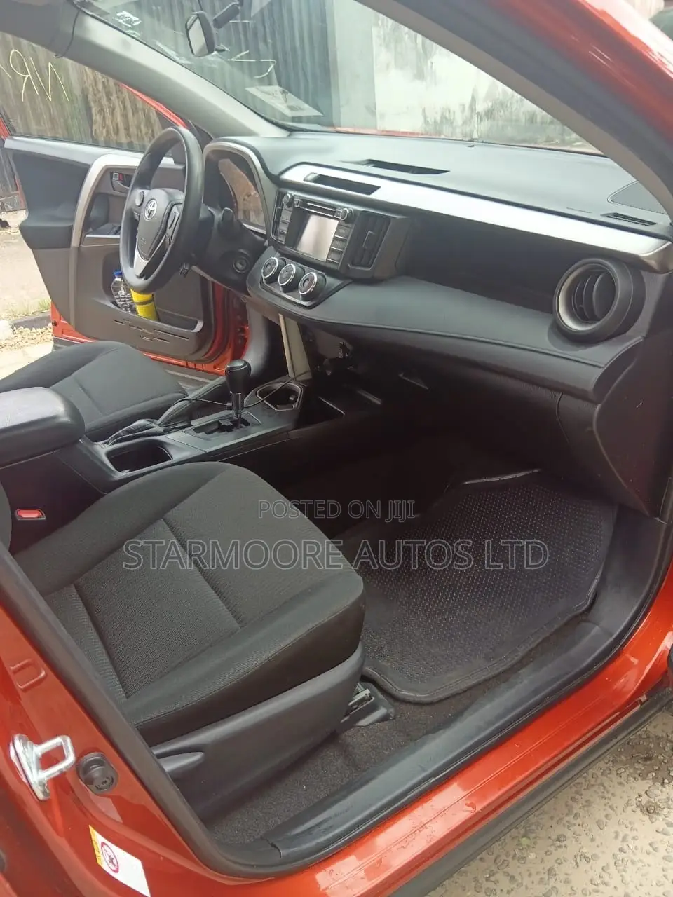 Toyota RAV4 LE AWD (2.5L 4cyl 6A) 2016 Orange