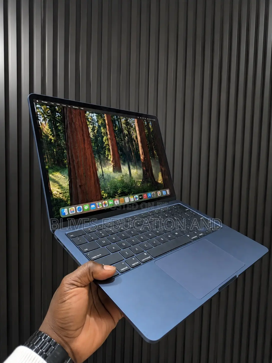 Laptop Apple MacBook Air 2022 M2 8GB Apple M2 SSD 256GB