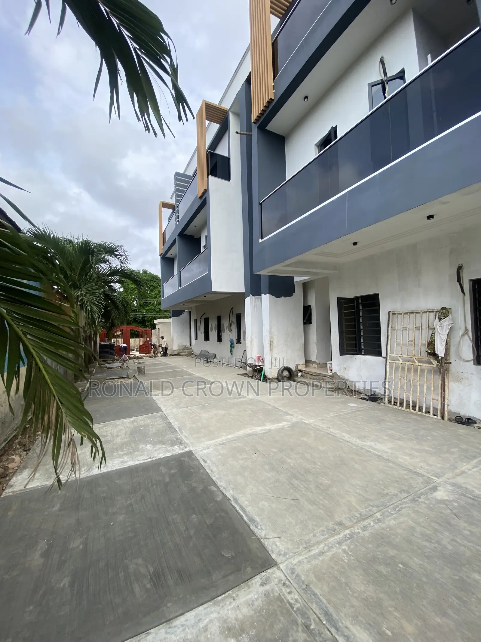 4bdrm Duplex in Ire Akari for sale