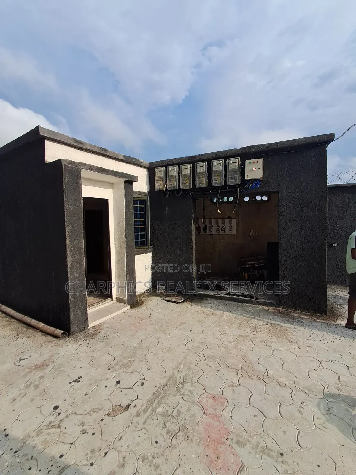 2bdrm Apartment in Off Lekki-Epe Expressway for rent