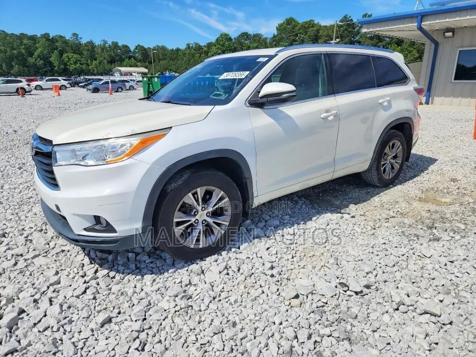 Toyota Highlander XLE 4dr SUV (3.5L 6cyl 6A) 2015 White