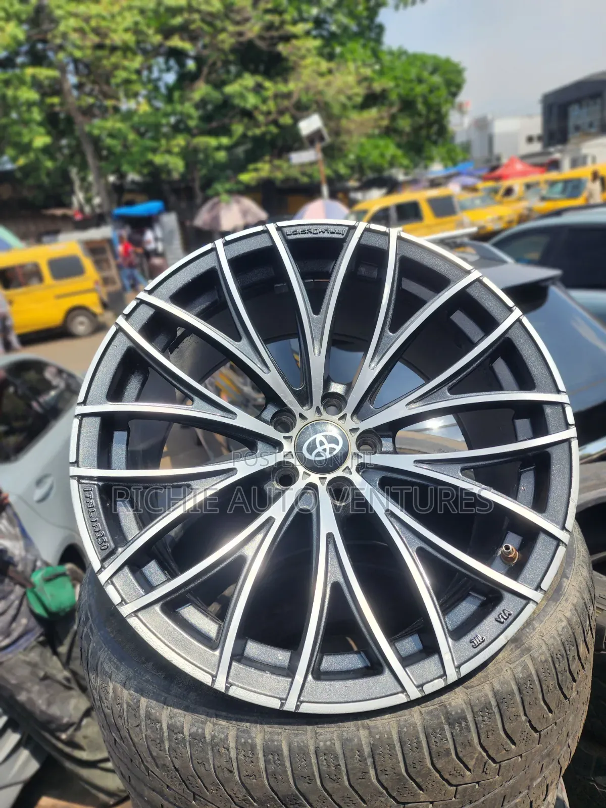 17-Inch Toyota Corolla Rim.