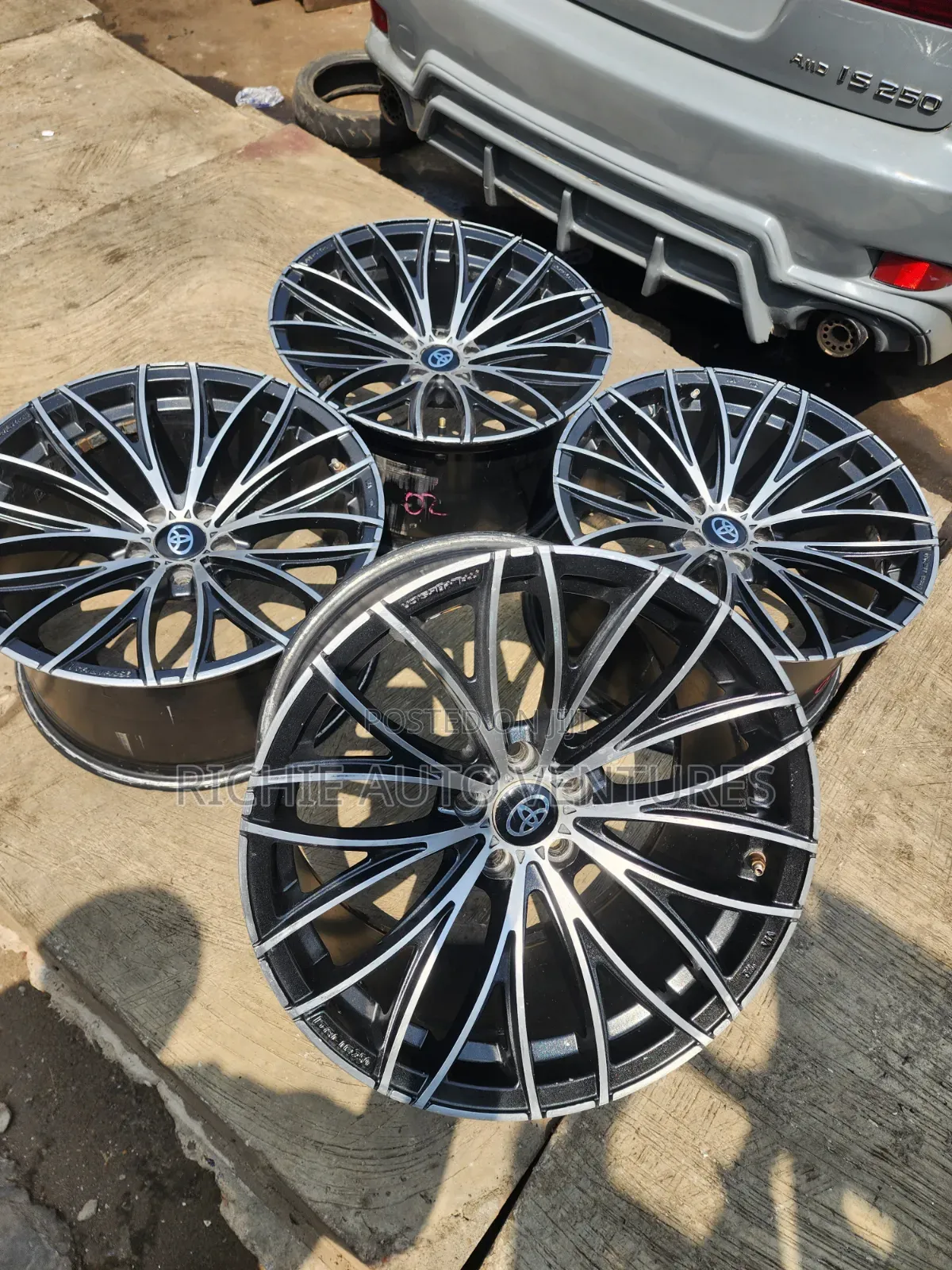 17-Inch Toyota Corolla Rim.