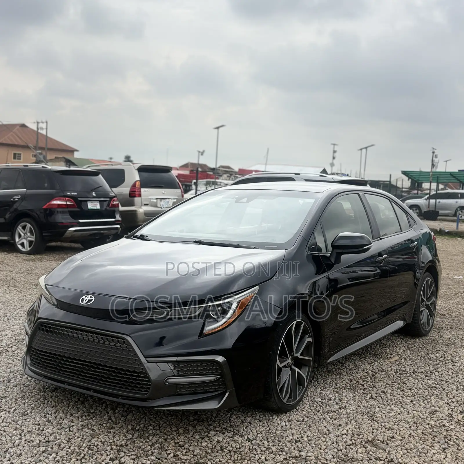 Toyota Camry XLE FWD 2020 Black