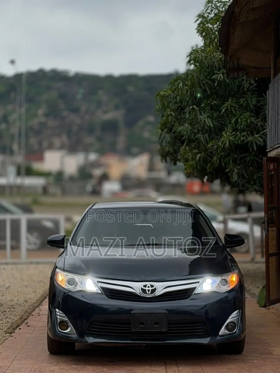Toyota Camry XLE 4dr Sedan (2.5L 4cyl 6A) 2013 Gray