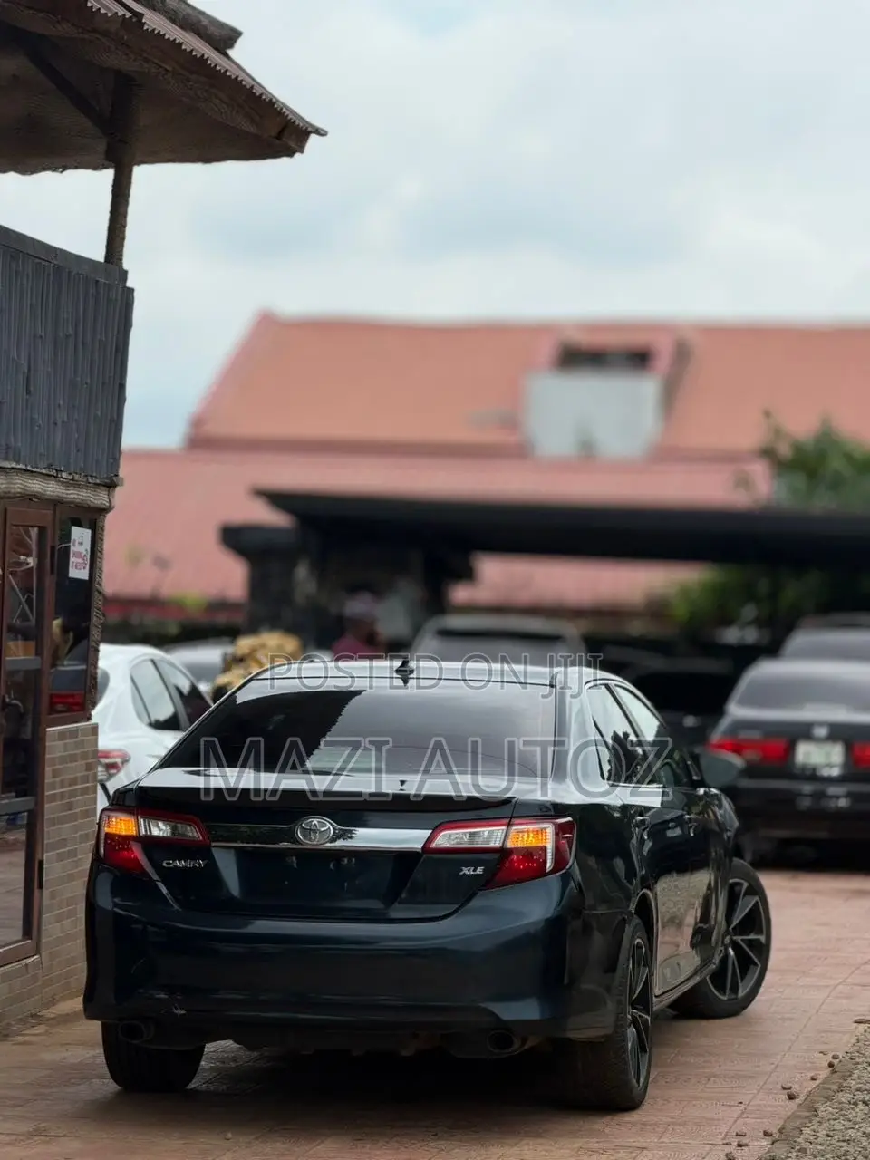 Toyota Camry XLE 4dr Sedan (2.5L 4cyl 6A) 2013 Gray