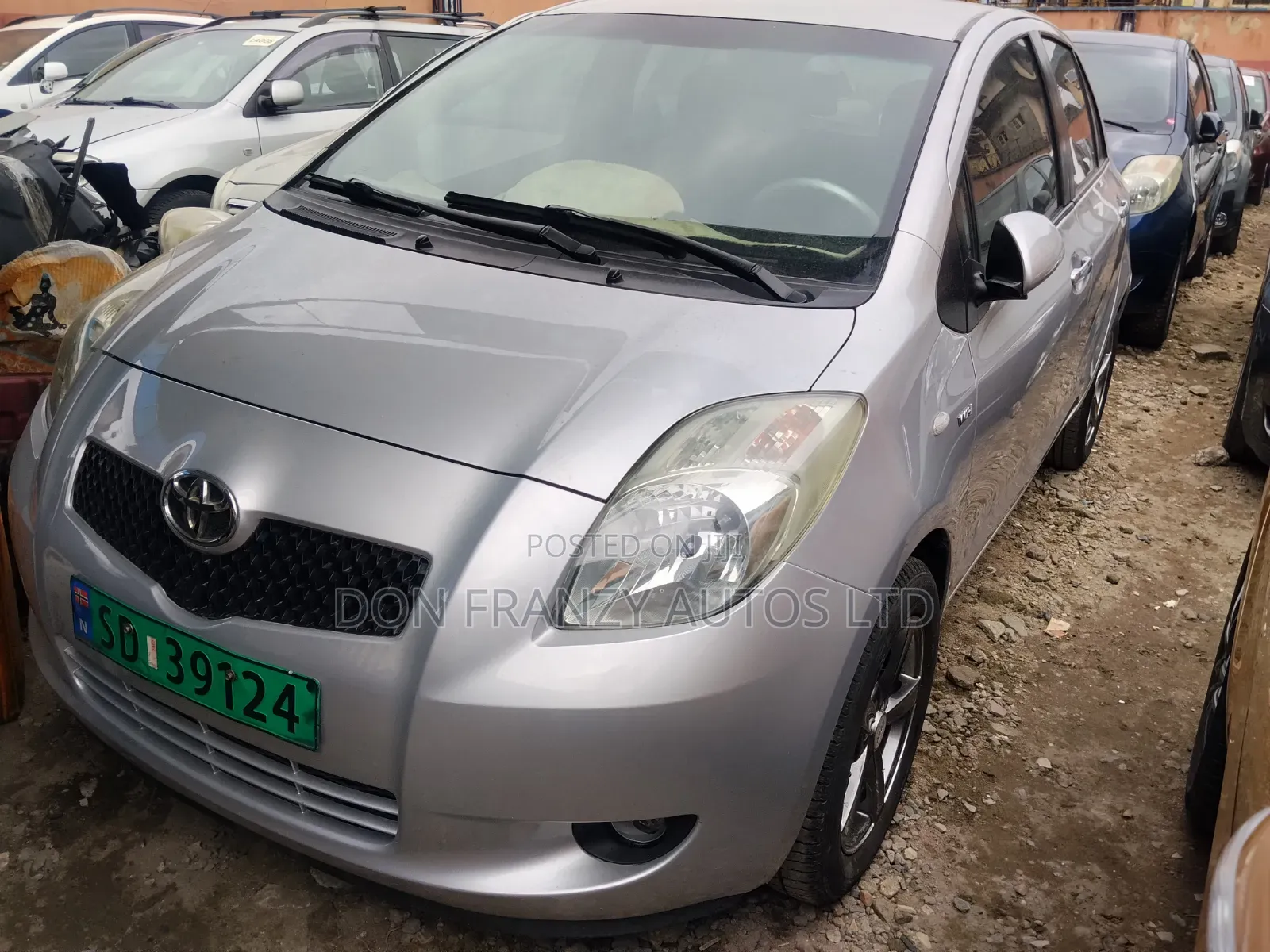 Toyota Yaris Base Hatchback 3dr 2010 Silver