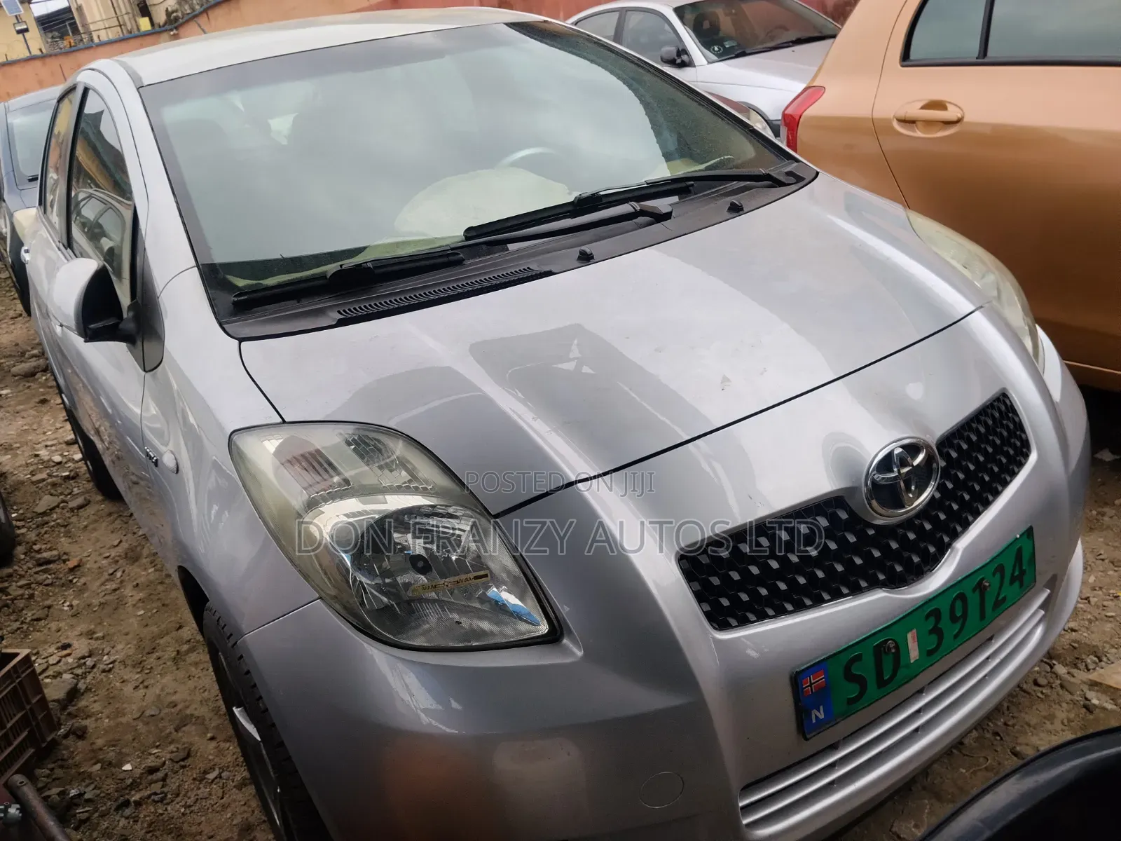 Toyota Yaris Base Hatchback 3dr 2010 Silver