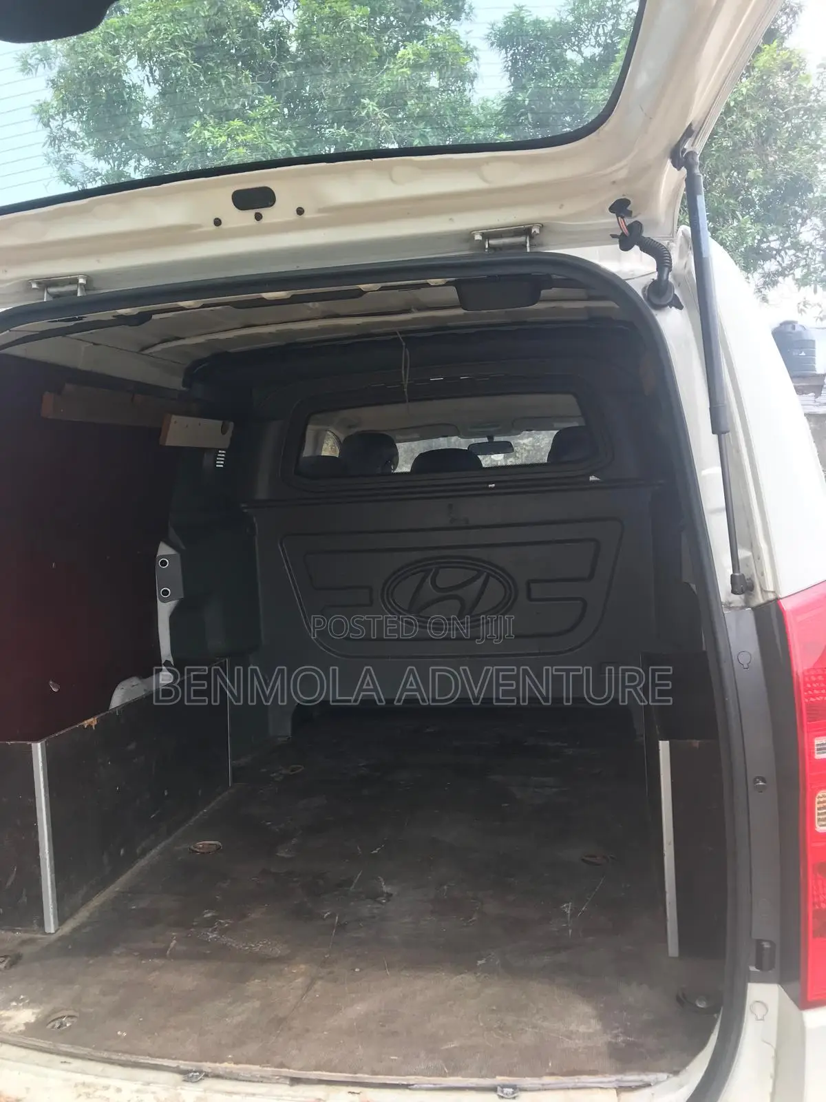 Hyundai H1 2010 White
